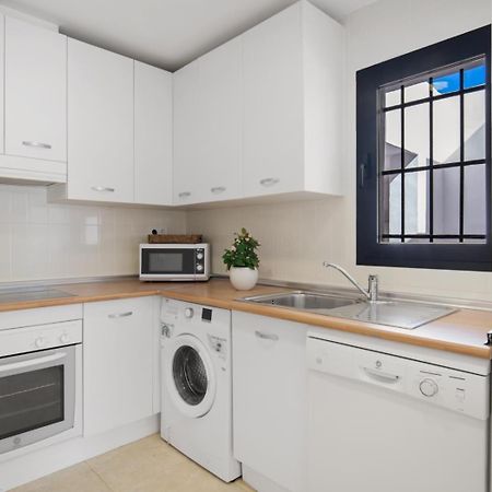 Apartamento De 2 Dormitorios En Playas Del Duque Marbella Exteriör bild