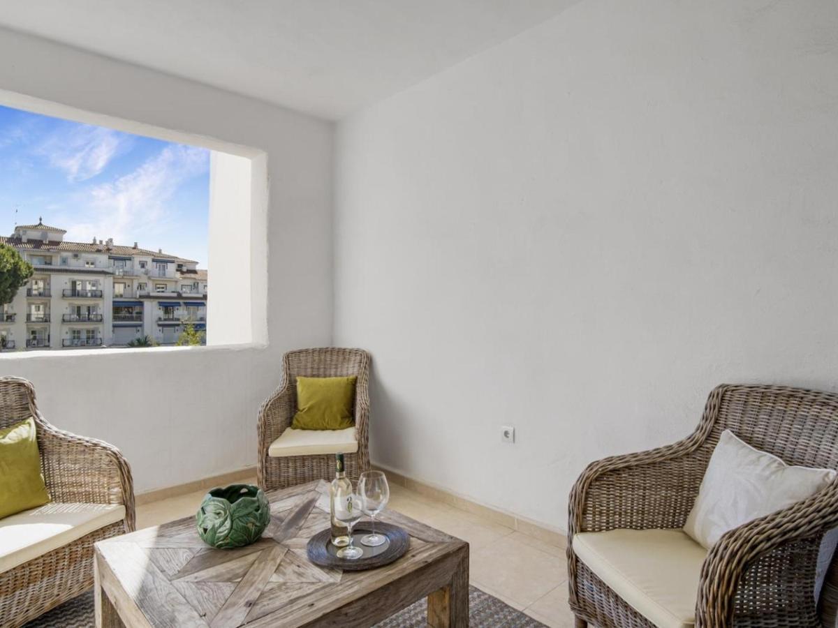 Apartamento De 2 Dormitorios En Playas Del Duque Marbella Exteriör bild