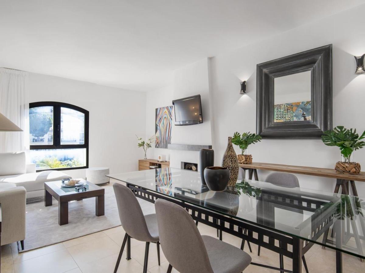 Apartamento De 2 Dormitorios En Playas Del Duque Marbella Exteriör bild