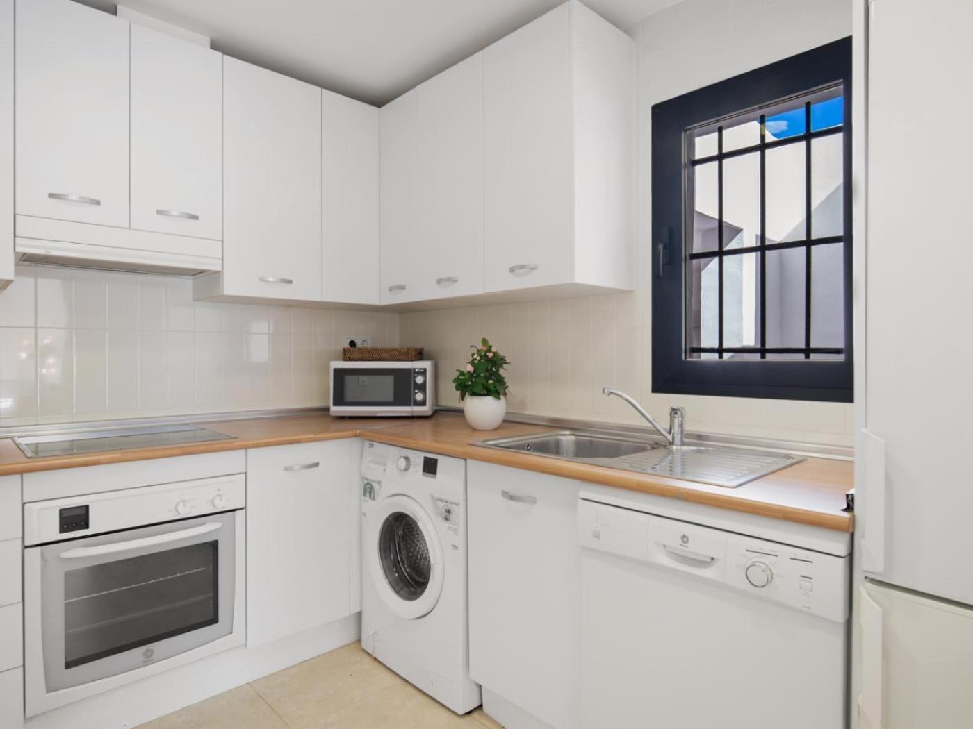 Apartamento De 2 Dormitorios En Playas Del Duque Marbella Exteriör bild