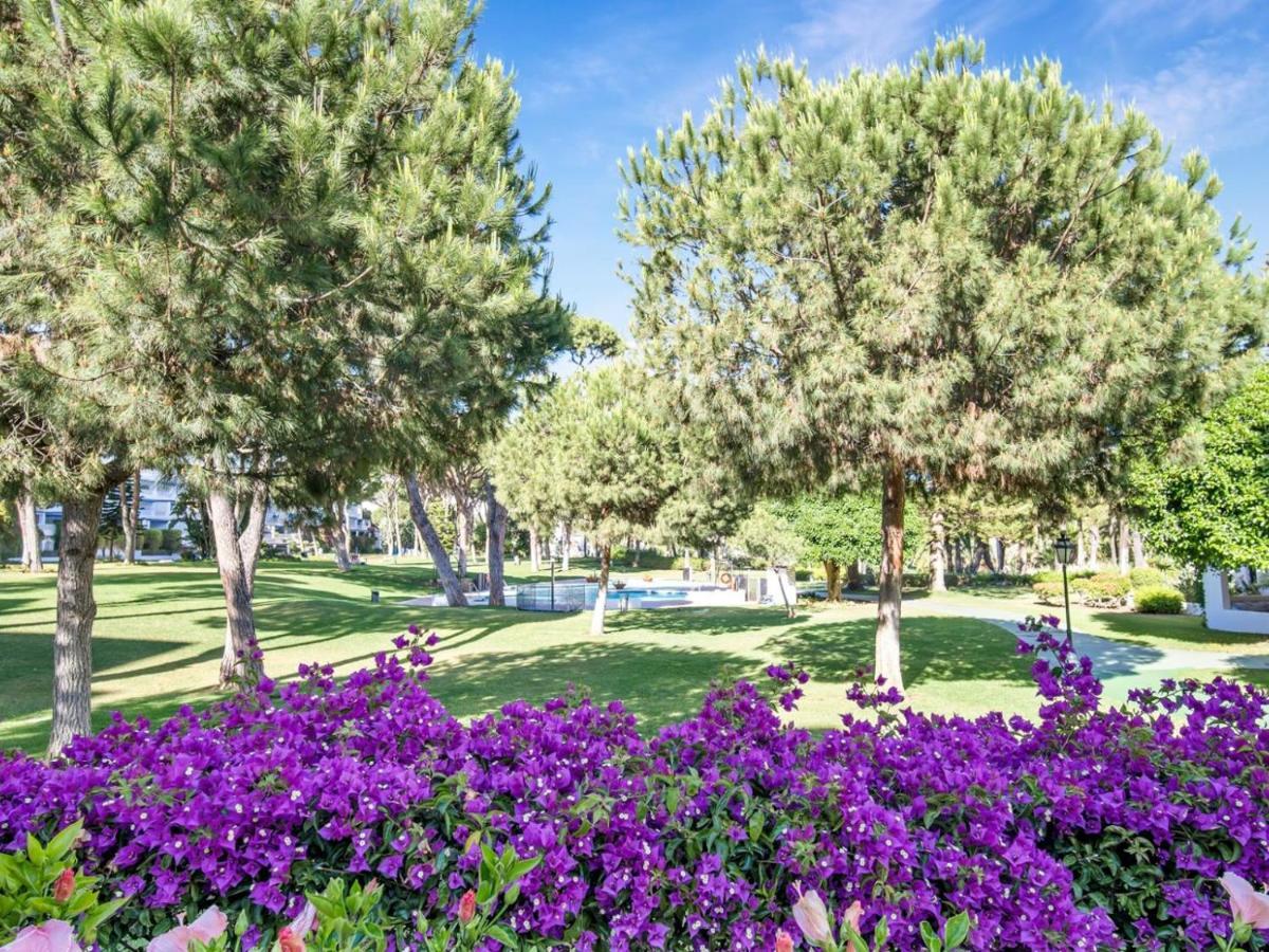 Apartamento De 2 Dormitorios En Playas Del Duque Marbella Exteriör bild