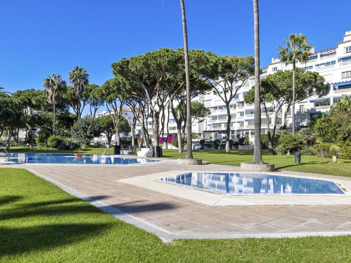 Apartamento De 2 Dormitorios En Playas Del Duque Marbella Exteriör bild