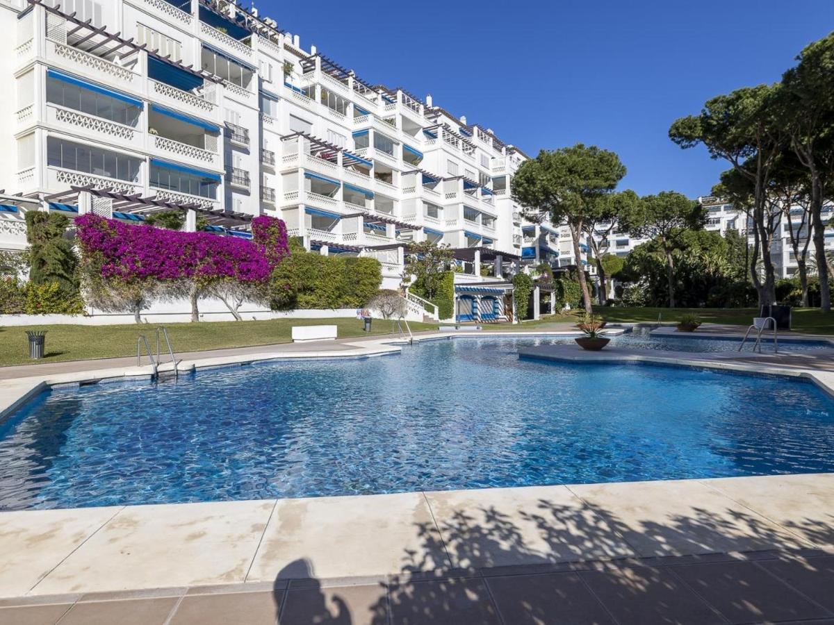 Apartamento De 2 Dormitorios En Playas Del Duque Marbella Exteriör bild