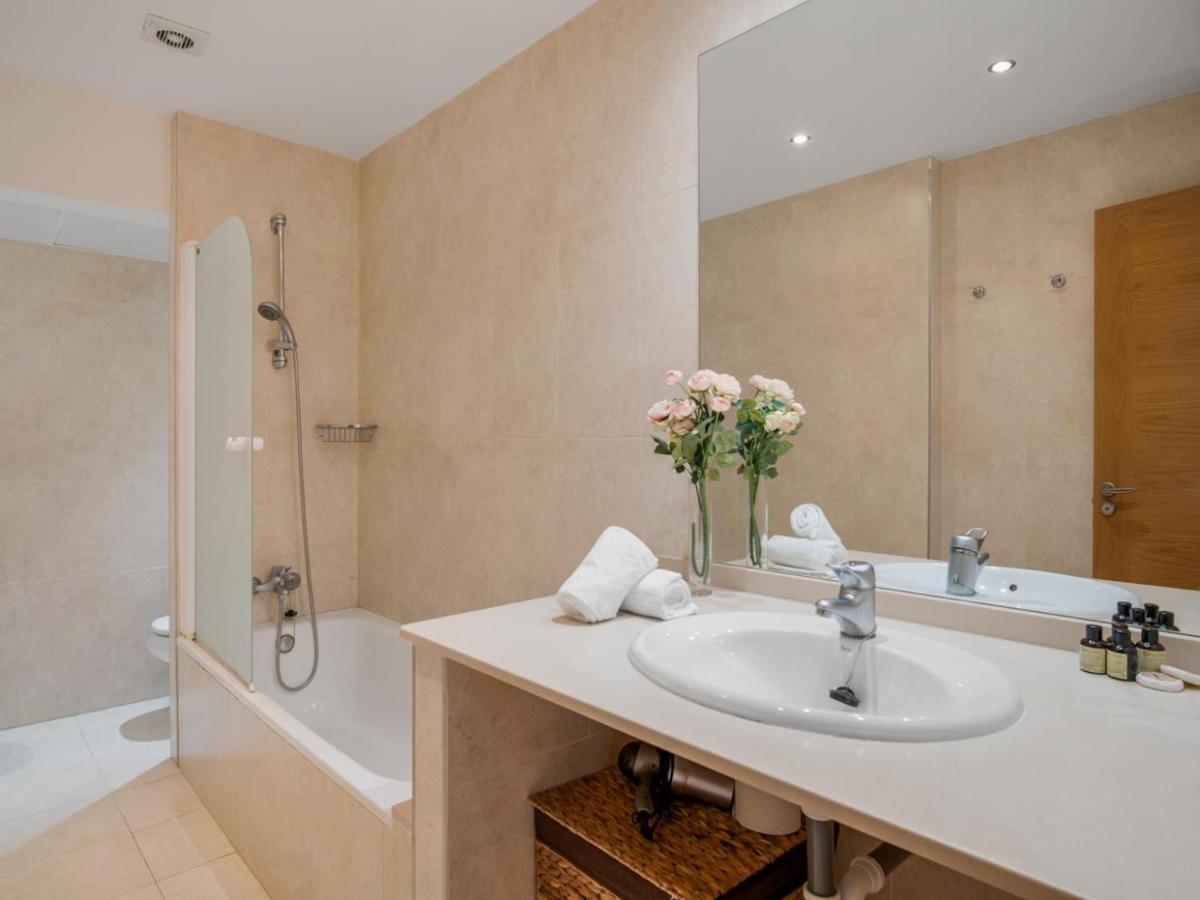 Apartamento De 2 Dormitorios En Playas Del Duque Marbella Exteriör bild