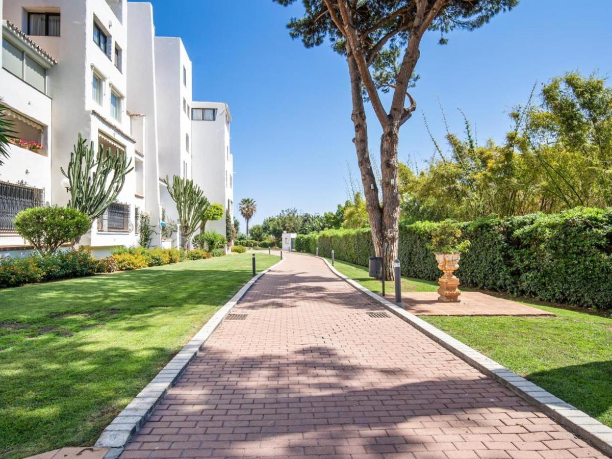 Apartamento De 2 Dormitorios En Playas Del Duque Marbella Exteriör bild